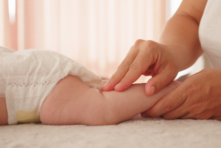 Grandad and Baby-Massage-Therapies-PamperTree