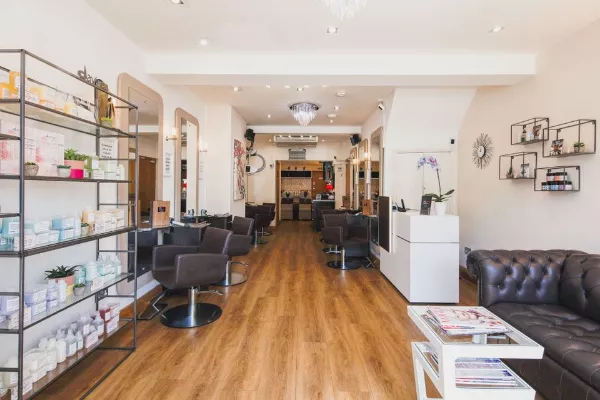 Miyu Boutique Salon Banner