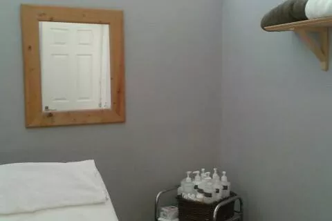 Total X-Cape Beauty Treatments Room at Upper Holloway Banner