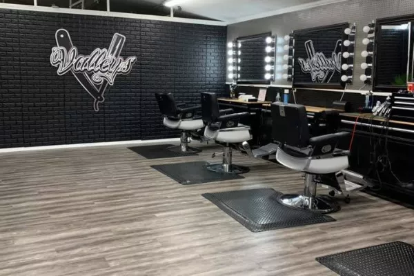 Mona's Beauty Bar Banner