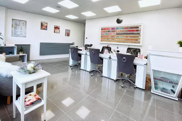Yen Nails & Beauty Banner
