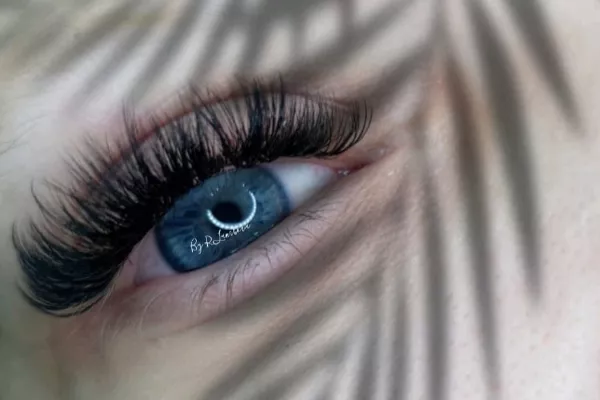 Eyelashes & PMU by Radost Lambova Banner