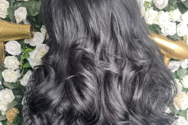 Queens Hair & Beauty Banner