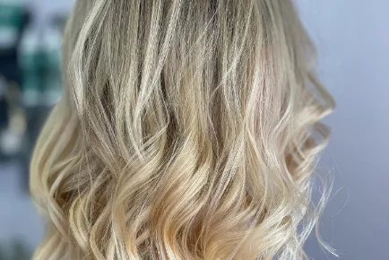 OmBré Hair, Beauty & Nails